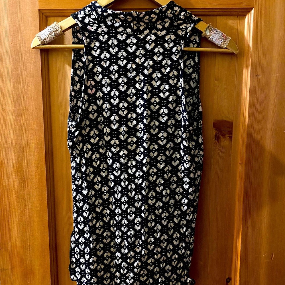 Small Ripe top - black and white. V. comfortable